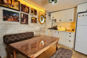 Bonjour Suit Private Triplex Apartment